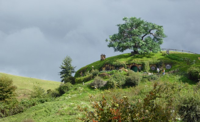 %22Hobbiton%22 &amp; Movie Set - 053